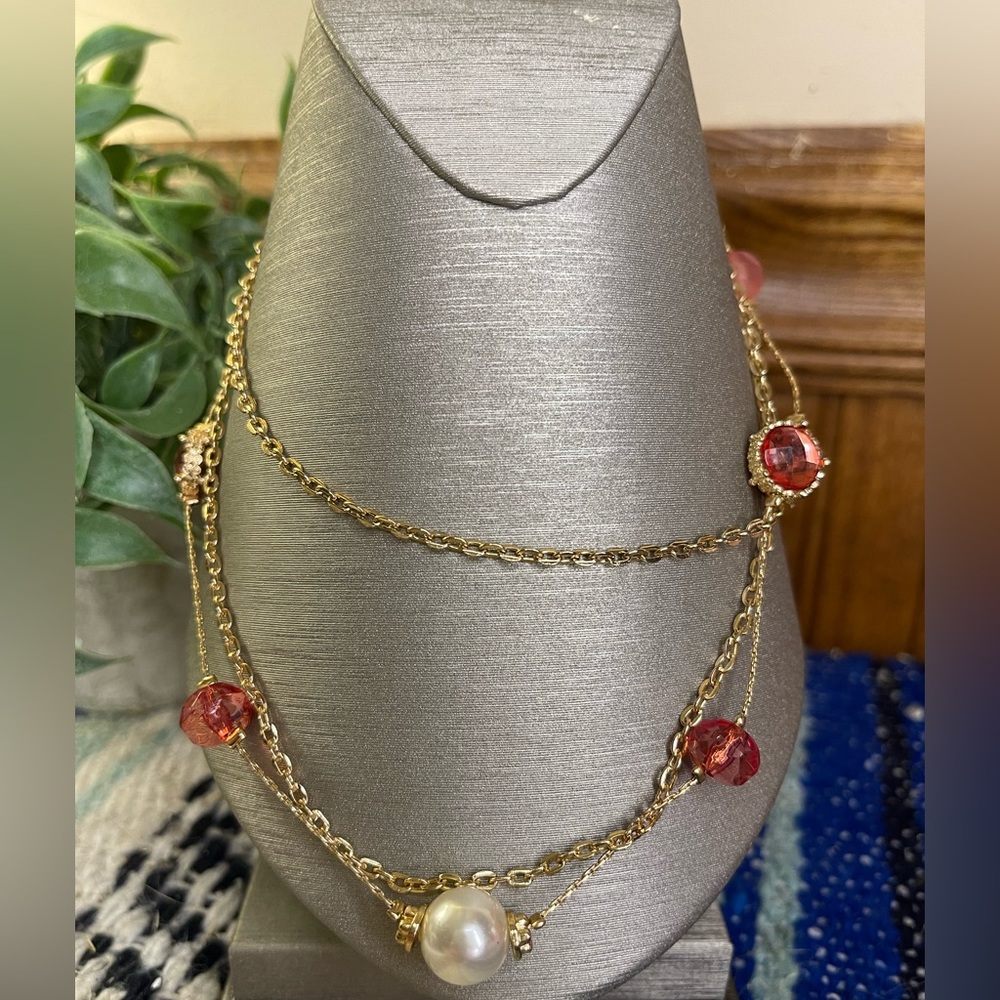 New York and Company fashion necklace